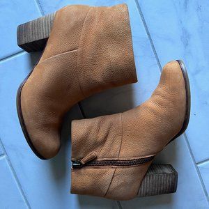 Cole Haan Suede Ankle Booties - Camel Color with Zipper Size 6
